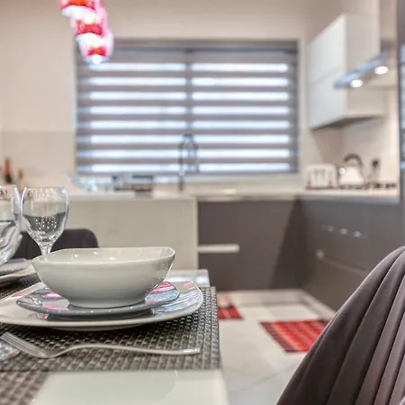Luxury & Cosy 3 Bedroom In Gzira, Close To Sliema & Stjulians By Walk * Gzira