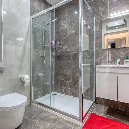 Luxury & Cosy 3 Bedroom In Gzira, Close To Sliema & Stjulians By Walk * Gzira