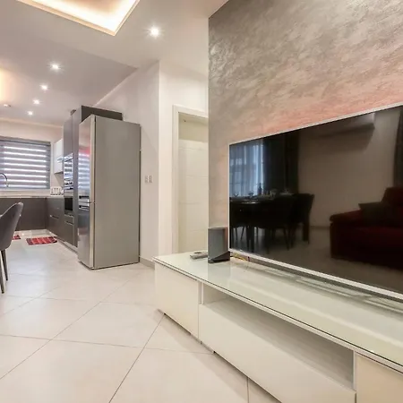 Luxury Cosy 3 Bedroom In Gzira, Close To Sliema Stjulians By Walk * Gzira