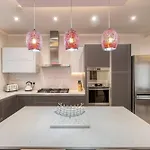 Luxury Cosy 3 Bedroom In Gzira, Close To Sliema Stjulians By Walk Apartment