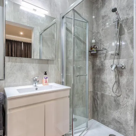 Luxury & Cosy 3 Bedroom In Gzira, Close To Sliema & Stjulians By Walk