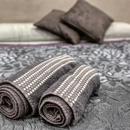 Luxury Cosy 3 Bedroom In Gzira, Close To Sliema Stjulians By Walk Apartmán