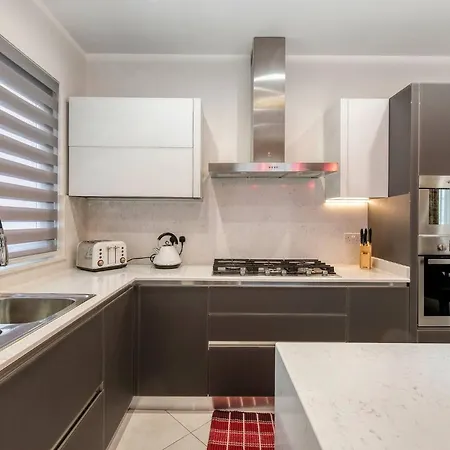 Luxury Cosy 3 Bedroom In Sliema, Close Stjulians By Walk Apartment *