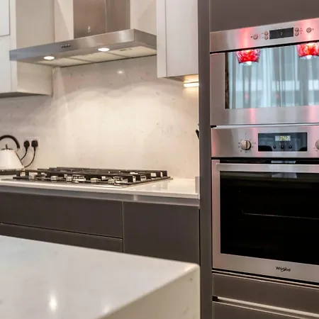 Apartmán Luxury Cosy 3 Bedroom In Gzira, Close To Sliema Stjulians By Walk *