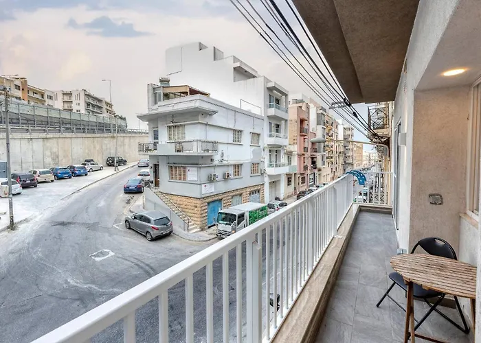 Luxury Cosy 3 Bedroom In Gzira, Close To Sliema Stjulians By Walk