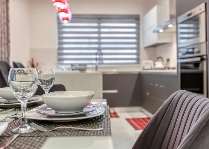 Luxury Cosy 3 Bedroom In Gzira, Close To Sliema Stjulians By Walk * Gzira