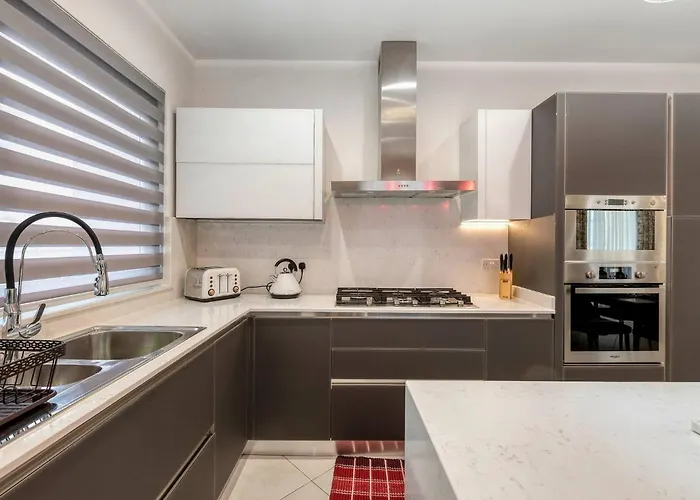 Luxury Cosy 3 Bedroom In Gzira, Close To Sliema Stjulians By Walk 公寓 *