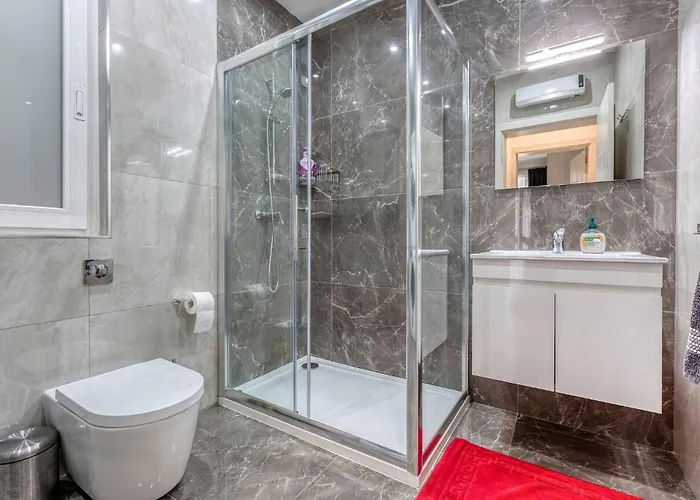 Luxury Cosy 3 Bedroom In Gzira, Close To Sliema Stjulians By Walk * Gzira