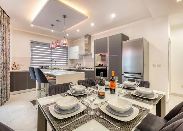 Luxury Cosy 3 Bedroom In Gzira, Close To Sliema Stjulians By Walk