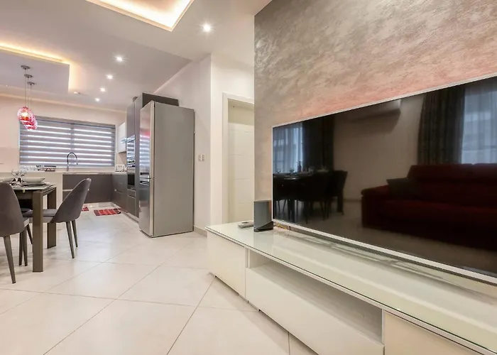 Luxury Cosy 3 Bedroom In Gzira, Close To Sliema Stjulians By Walk * Gzira